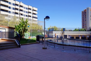 Недорогие апартаменты в закрытом комплексе в 3,8 км от центра Валенсии №1